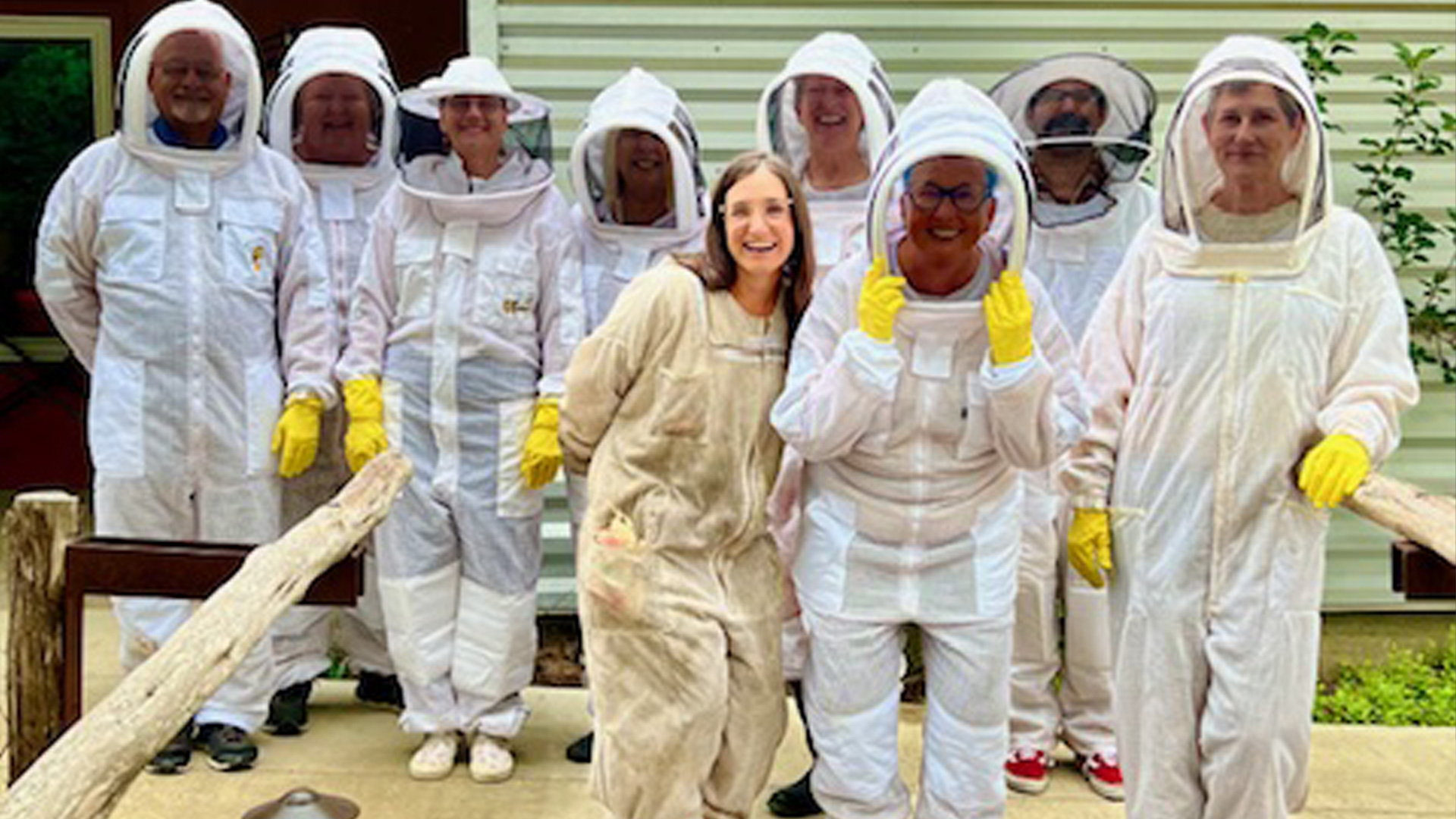 Support Pollinators. Spark Wonder.